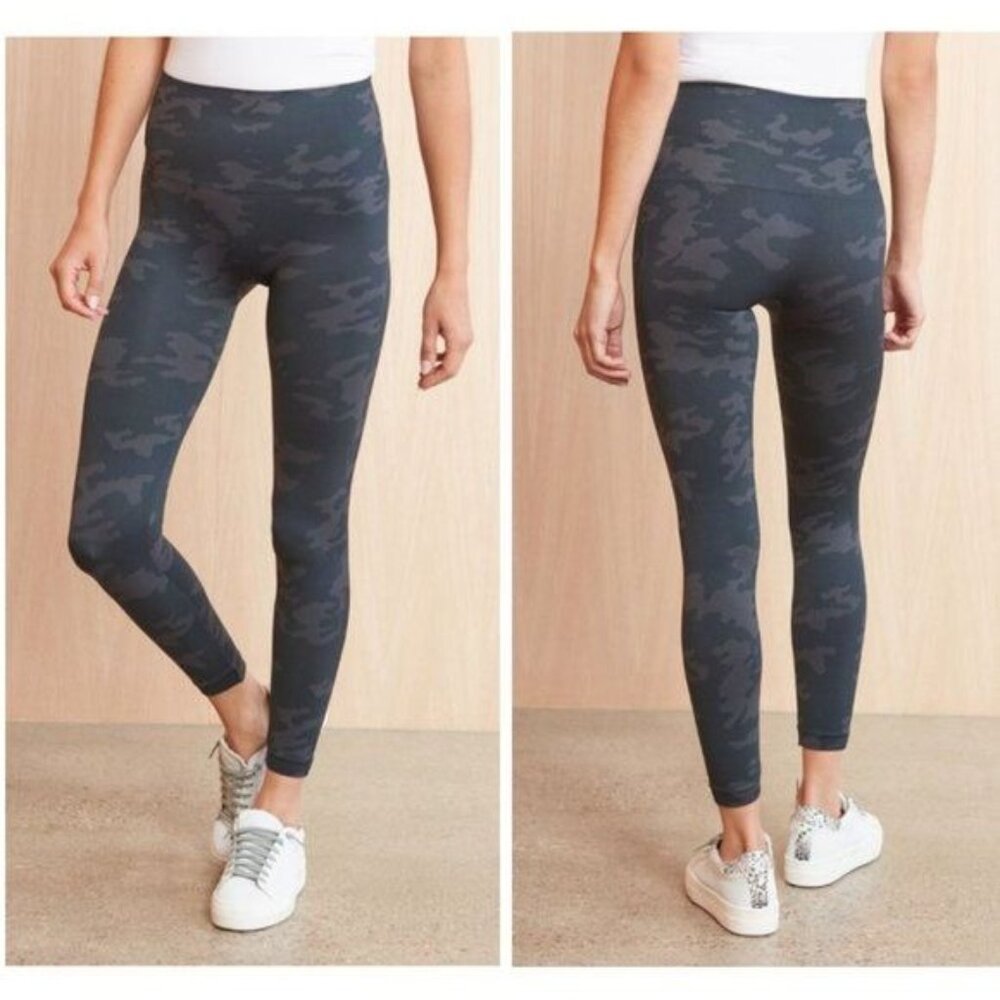 Spanx Look At Me Now Leggings in Black Camo - S